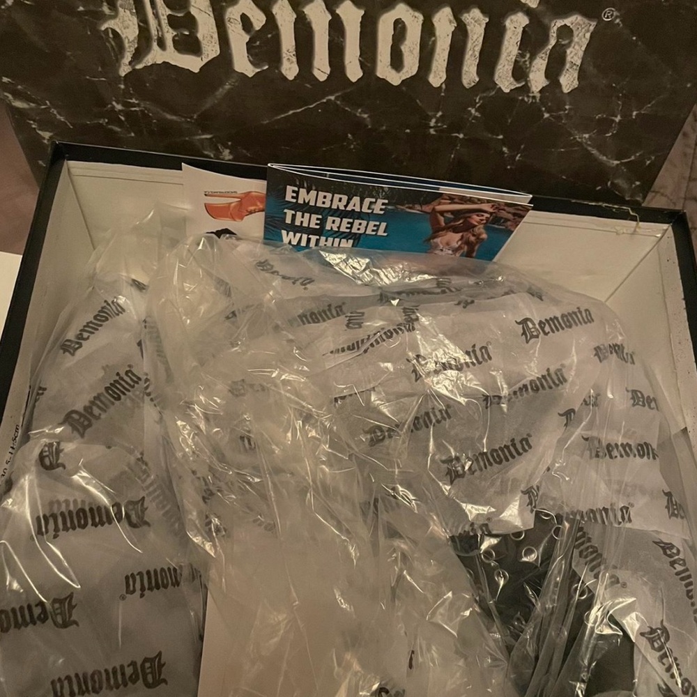 Demonia Warlock-70 Boots New Unworn in Original Box - Picture 5 of 6